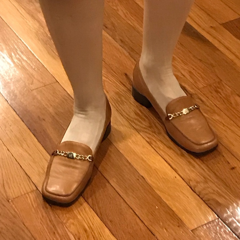 Etienne Aigner SZ 6 Tan Leather Loafers